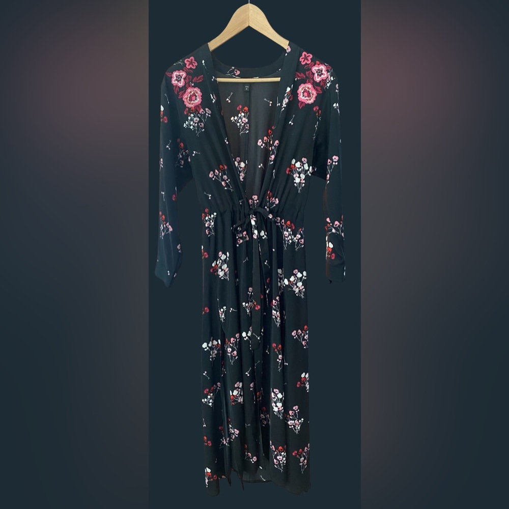 Black and white floral kimono